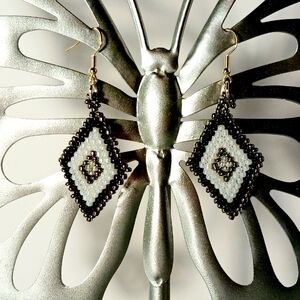 Handwoven Earrings | Beaded Jewelry | Diamod Design